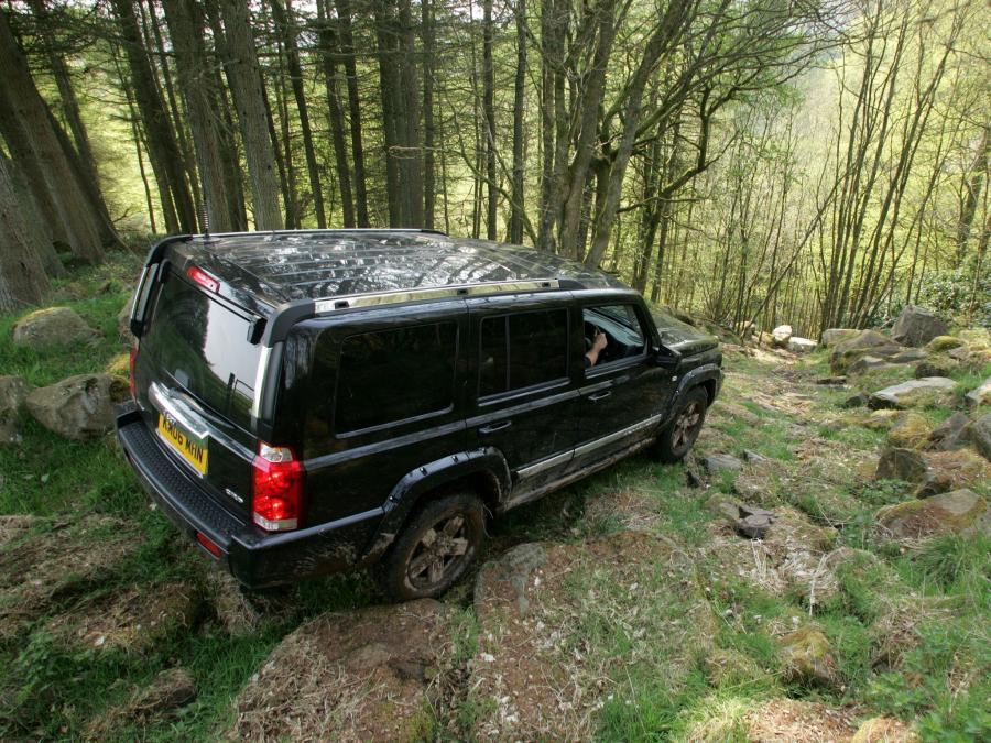  Jeep Commander Limited 2006 года  (UK) (фото 10 из 16)